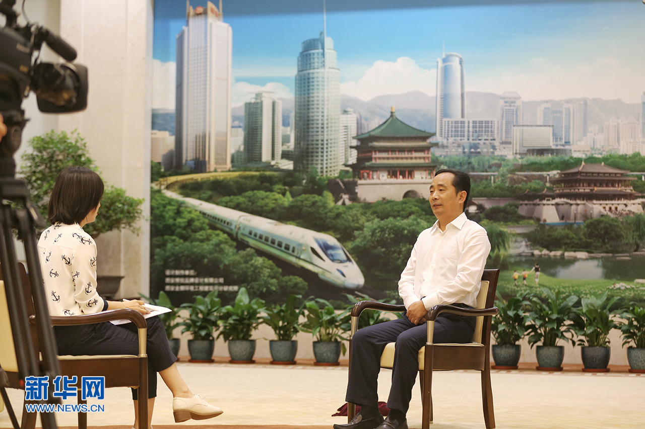 全力推動企業(yè)復(fù)工復(fù)產(chǎn)，抓工業(yè)強實體，聚焦項目建設(shè)擴大有效投資。